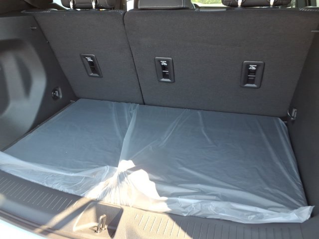 New 2027 Chevrolet Bolt LT w/ Comfort Package FWD image 26