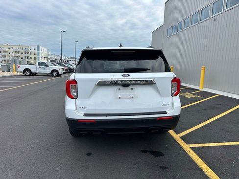 Used 2023 Ford Explorer XLT image 6