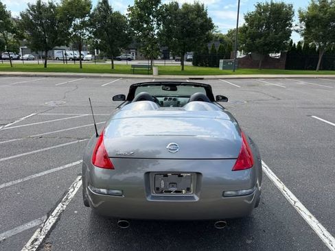Used 2008 Nissan 350Z Touring RWD image 19