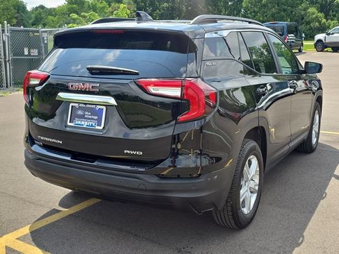 Used 2024 GMC Terrain SLE w/ Driver Convenience Package AWD/4WD image 4