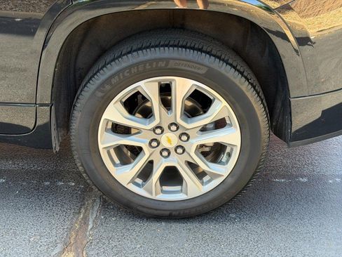Used 2020 Chevrolet Traverse Premier w/ LPO, Blackout Package FWD image 7
