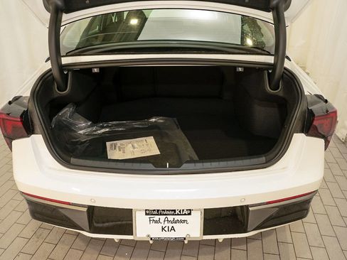 New 2026 Kia K5 LXS FWD image 6