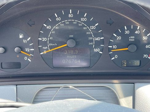 Used 2000 Mercedes-Benz E 320 Sedan image 14