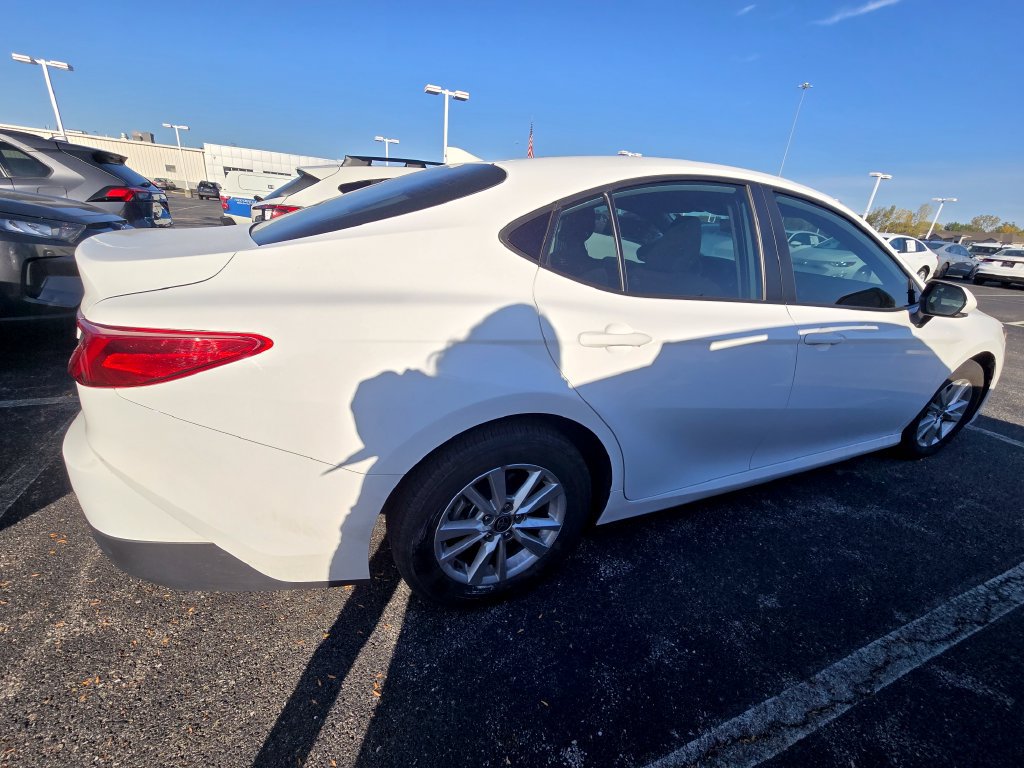 Used 2025 Toyota Camry LE FWD image 9