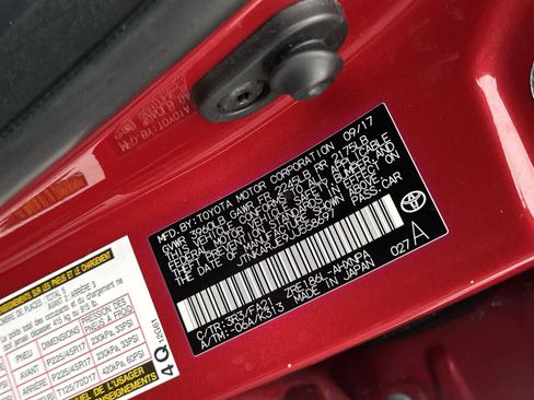 Used 2018 Toyota Corolla iM image 30