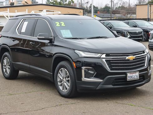 Used 2022 Chevrolet Traverse LT image 5