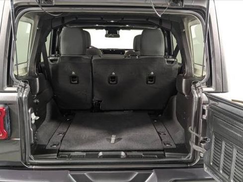 Used 2025 Jeep Wrangler Unlimited Sahara AWD/4WD image 17