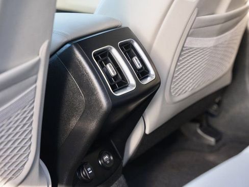 Used 2022 Kia Sorento S w/ Panoramic Sunroof Package image 12