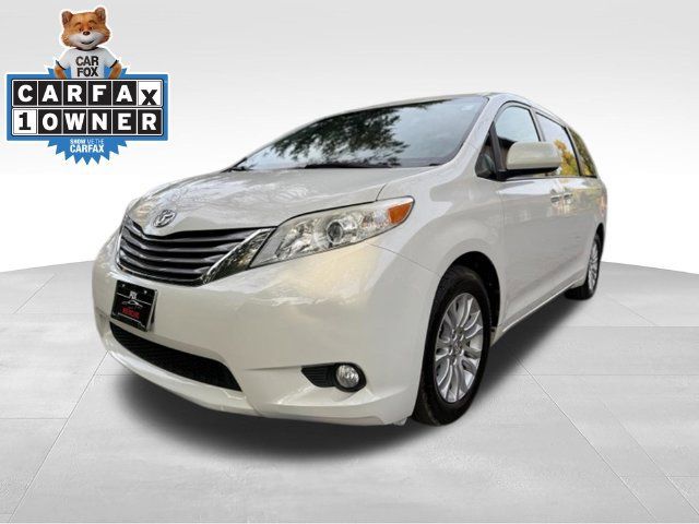 Used 2015 Toyota Sienna XLE w/ XLE Navigation Package FWD 360° Tour