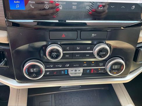 Used 2022 Ford Expedition Limited RWD image 35