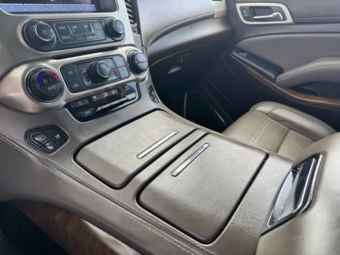 Used 2019 GMC Yukon XL Denali image 30