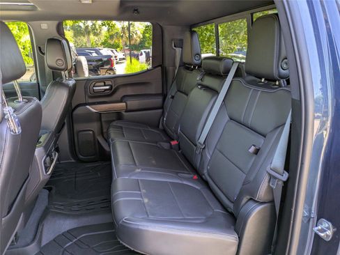 Used 2021 Chevrolet Silverado 1500 High Country w/ Technology Package AWD/4WD image 16