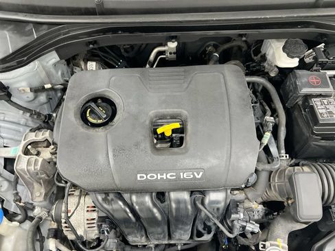 Used 2017 Hyundai Elantra SE FWD image 24