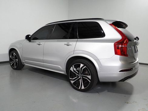 Used 2022 Volvo XC90 T8 R-Design w/ Advanced Package image 8