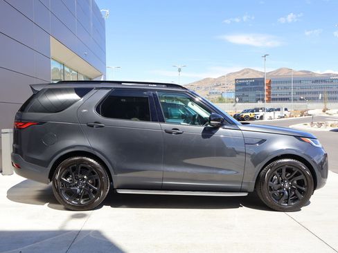 Certified 2025 Land Rover Discovery S AWD/4WD image 5