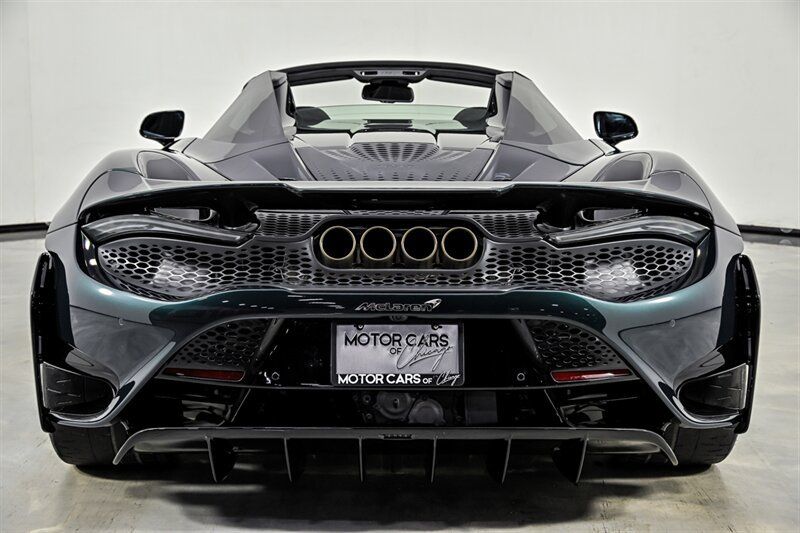 Used 2022 McLaren 765LT RWD image 15