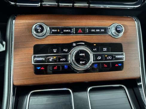 Used 2021 Lincoln Aviator Reserve w/ Equipment Group 201A AWD/4WD image 10
