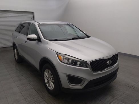 Used 2016 Kia Sorento L image 13