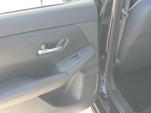 Used 2021 Nissan Sentra SR FWD image 16