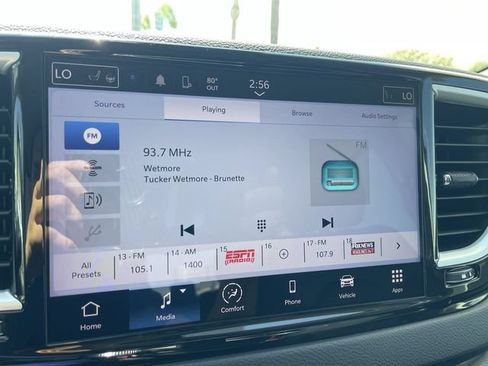 Used 2023 Chrysler Pacifica Touring-L FWD image 13