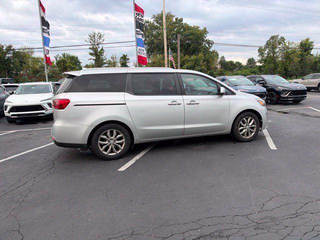 Used 2019 Kia Sedona EX FWD image 11