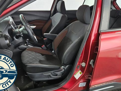 Used 2019 Nissan Kicks SR FWD image 22