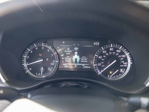 Used 2021 Toyota Highlander XLE AWD/4WD image 25