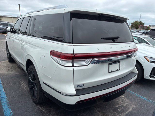 Used 2024 Lincoln Navigator L Reserve AWD/4WD image 3