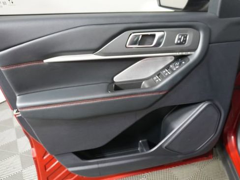 Certified 2025 Ford Explorer ST image 30