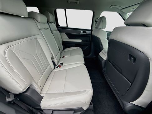New 2027 Hyundai Santa Fe SEL FWD image 19