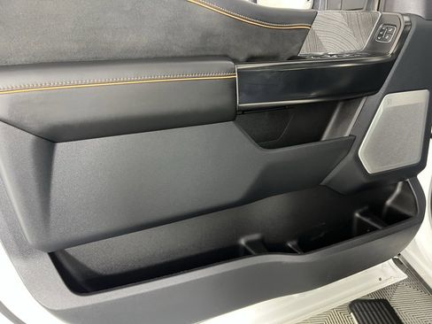 Used 2024 Ford F350 Platinum w/ FX4 Off-Road Package image 28