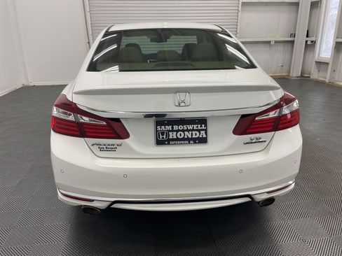 Used 2016 Honda Accord Touring image 7