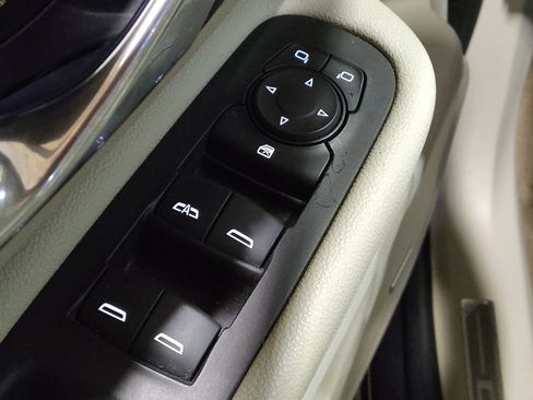 Used 2018 GMC Terrain Denali w/ Advanced Safety Package image 27