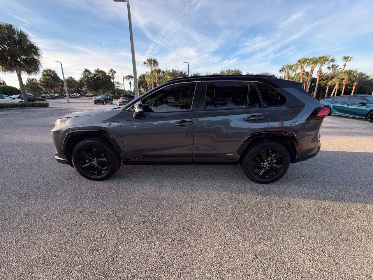 Used 2019 Toyota RAV4 XSE AWD/4WD image 2