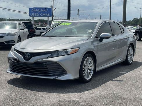 Used 2019 Toyota Camry XLE FWD image 5
