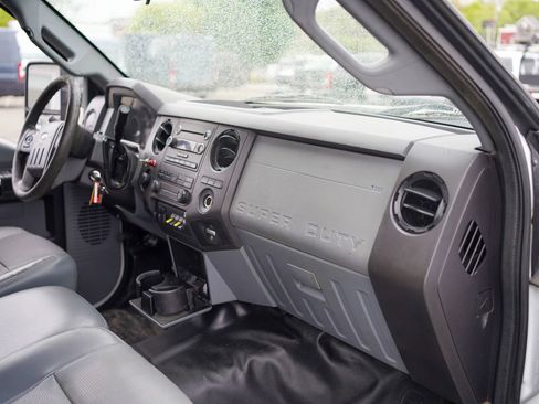 Used 2016 Ford F550 4x4 Crew Cab Super Duty image 38