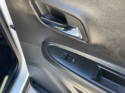 Used 2022 Chevrolet Trax LT image 38