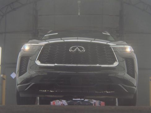 Certified 2023 INFINITI QX60 Luxe w/ Cargo Package FWD image 4