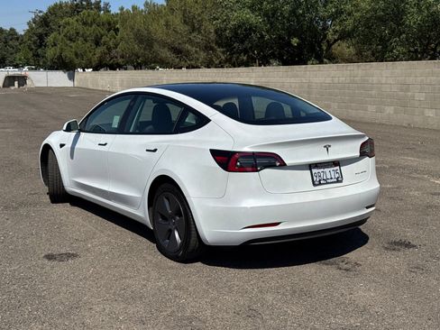 Used 2022 Tesla Model 3 Long Range AWD/4WD image 7