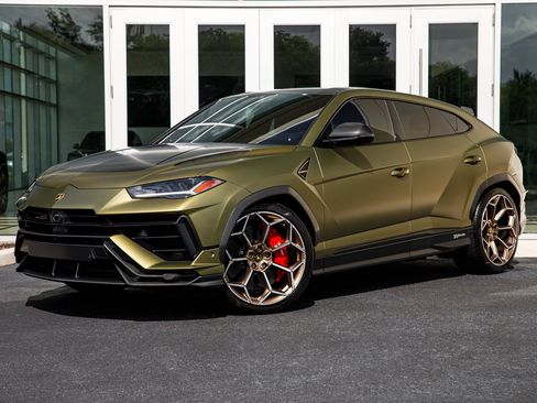 Used 2024 Lamborghini Urus Performante AWD/4WD image 2