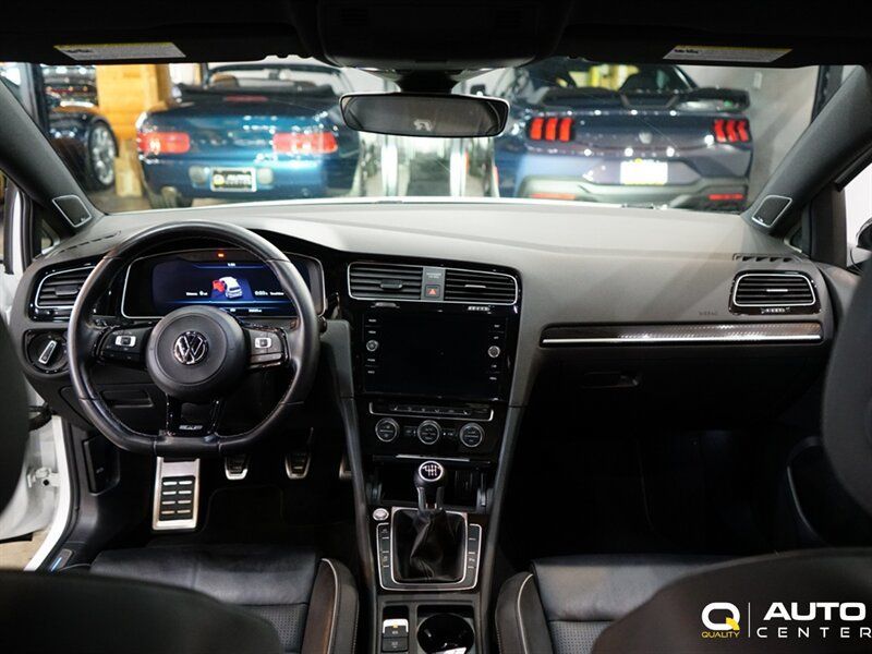 Used 2019 Volkswagen Golf R 4-Door AWD/4WD image 16