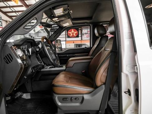 Used 2016 Ford F350 Platinum w/ FX4 Off-Road Package AWD/4WD image 6
