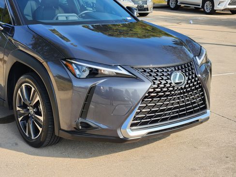 Used 2025 Lexus UX 300h FWD image 7