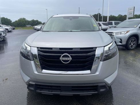 Used 2025 Nissan Pathfinder SV AWD/4WD image 16