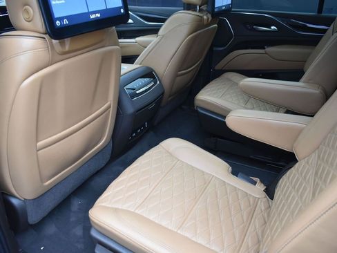 Used 2021 Cadillac Escalade Sport w/ Driver Assist Tech Package AWD/4WD image 27