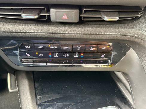 Used 2023 Buick Envision Preferred w/ Sport Touring Package AWD/4WD image 20