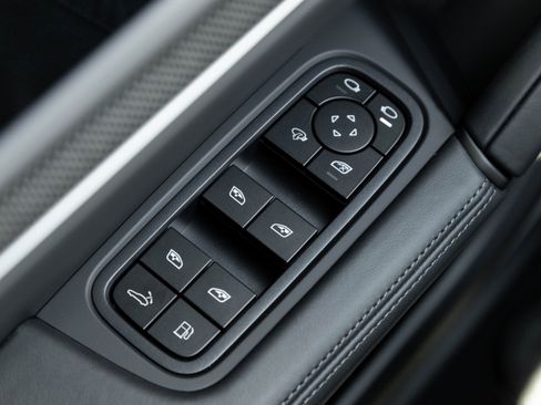 Used 2025 Porsche Cayenne Turbo image 20