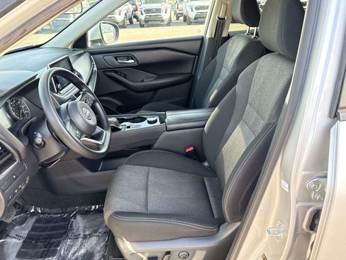 Used 2024 Nissan Rogue SV AWD/4WD image 11