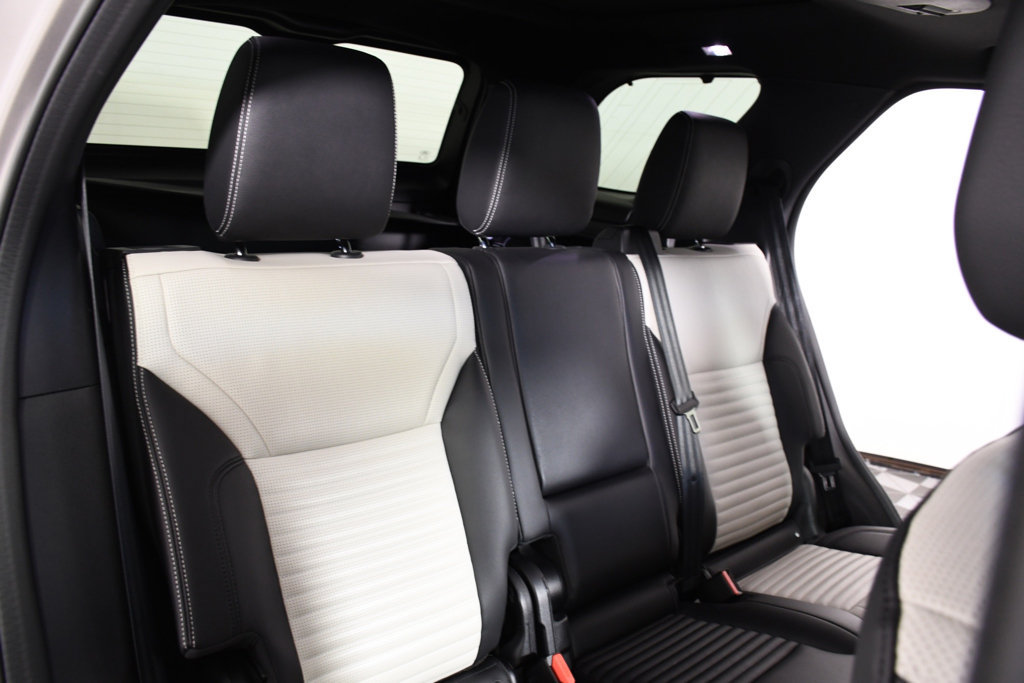 Used 2023 Land Rover Discovery S R-Dynamic AWD/4WD image 23