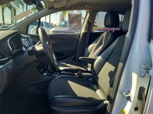 Used 2022 Buick Encore Preferred w/ Safety Package image 18